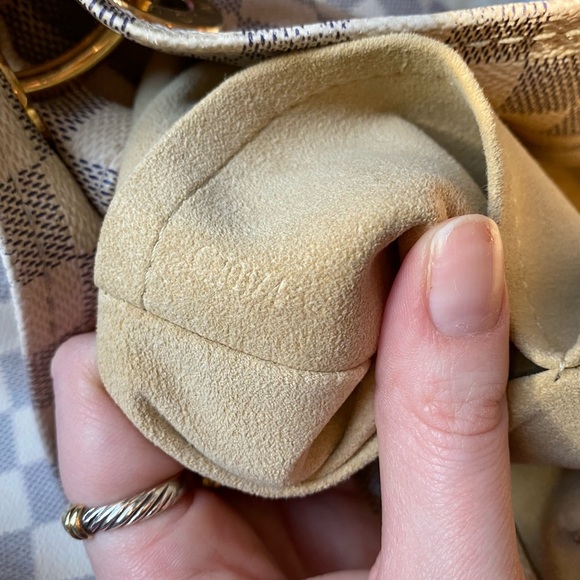 Louis Vuitton Damier Azur Artsy MM Hobo Bag - Picture 7 of 15